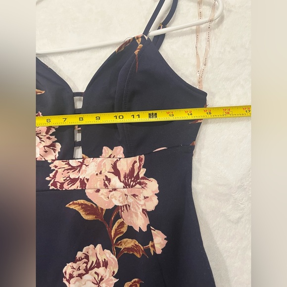 Haute Monde Navy Floral Bodycon Mini Dress - Size Medium - Picture 6 of 9